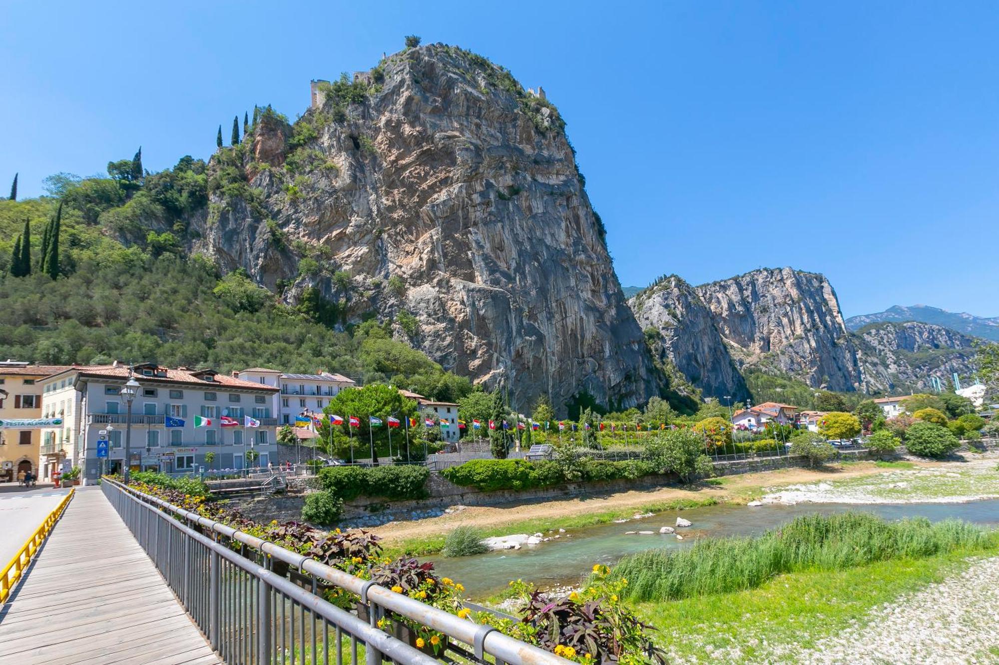 The Rock View - Happy Rentals Arco Dış mekan fotoğraf