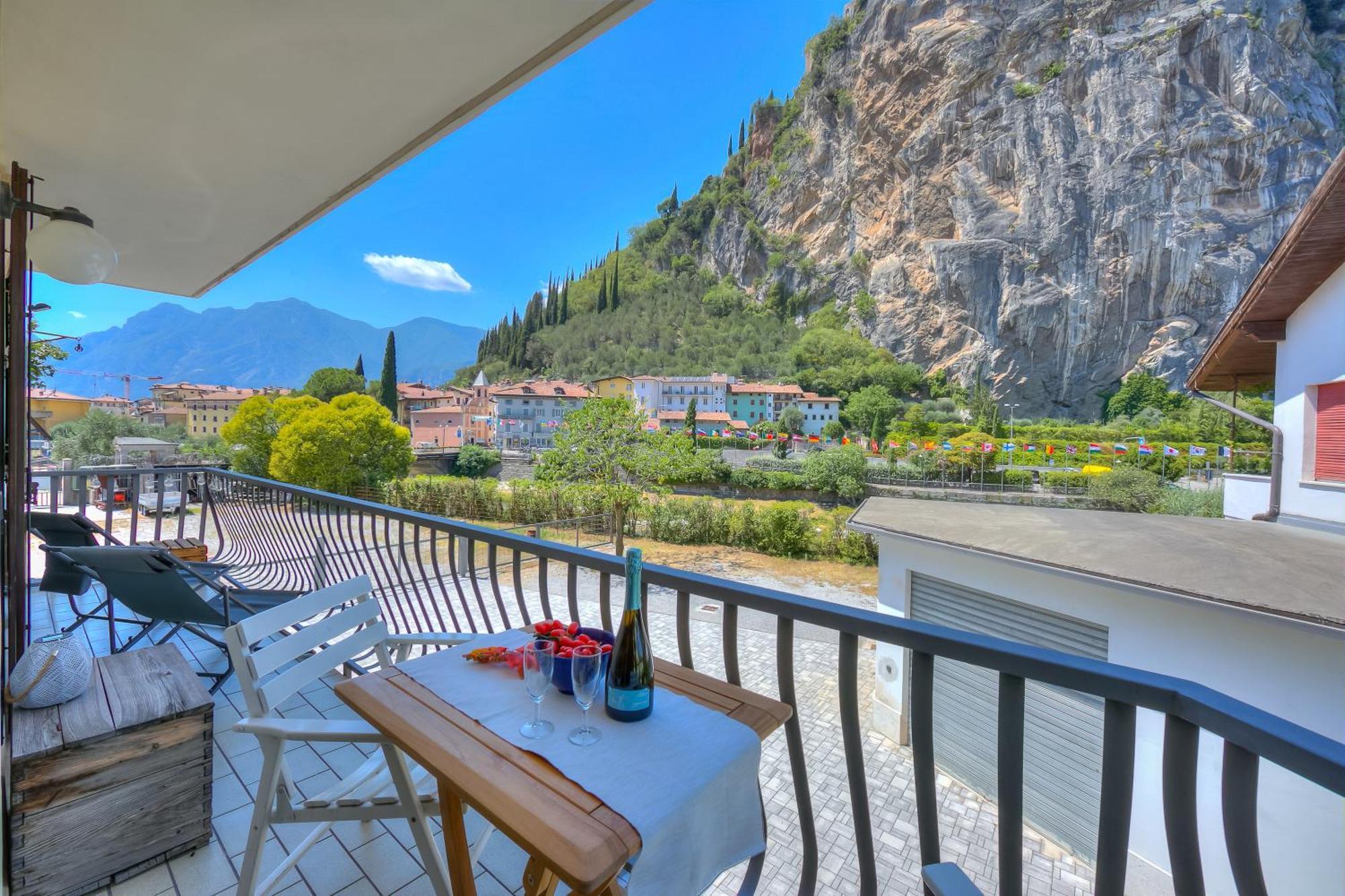 The Rock View - Happy Rentals Arco Dış mekan fotoğraf